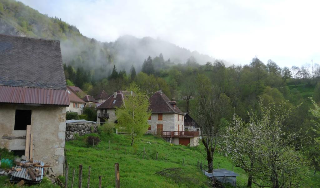 La Chouette A L'Heure Du Pinson Bed and Breakfast Saint-Pierre-d'Entremont  Buitenkant foto