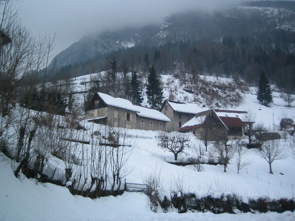 La Chouette A L'Heure Du Pinson Bed and Breakfast Saint-Pierre-d'Entremont  Buitenkant foto